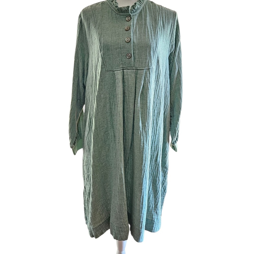 Elegant Green Button-up Dress